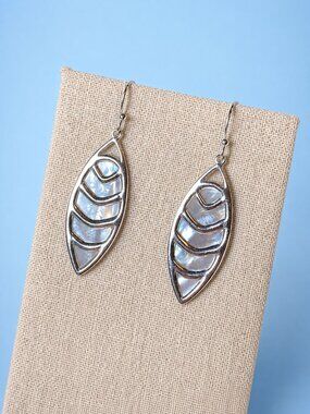 Stella & Dot Aurelia Mother of Pearl Drop Earrings Silver NWT